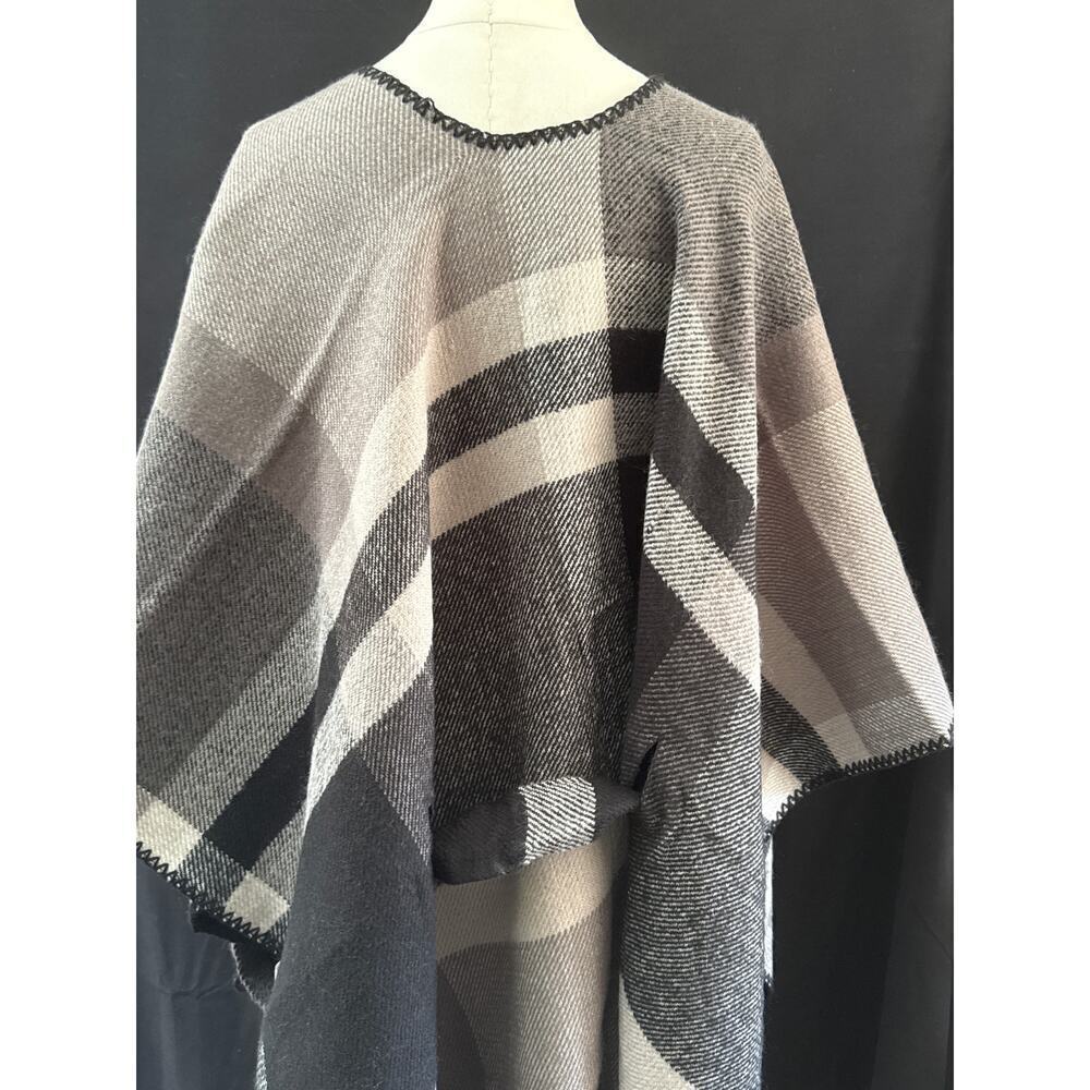Women’s Black & Grey Poncho One Size - Picture 3 of 3